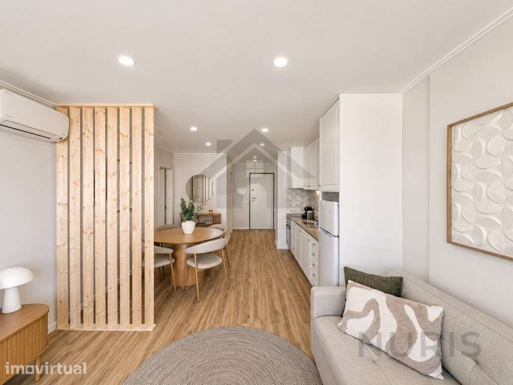 Apartamento T1 com Vista Mar, na primeira Linha da Praia da Rocha -... - Grande imagem: 3/21