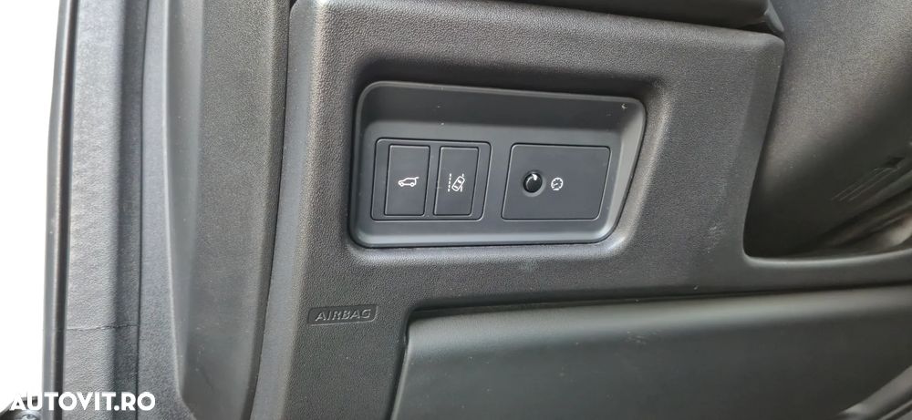 Land Rover Discovery Sport 2.0 l TD4 HSE Luxury Aut. - 9