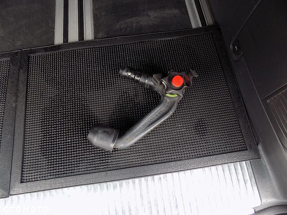 Volkswagen Multivan - 20