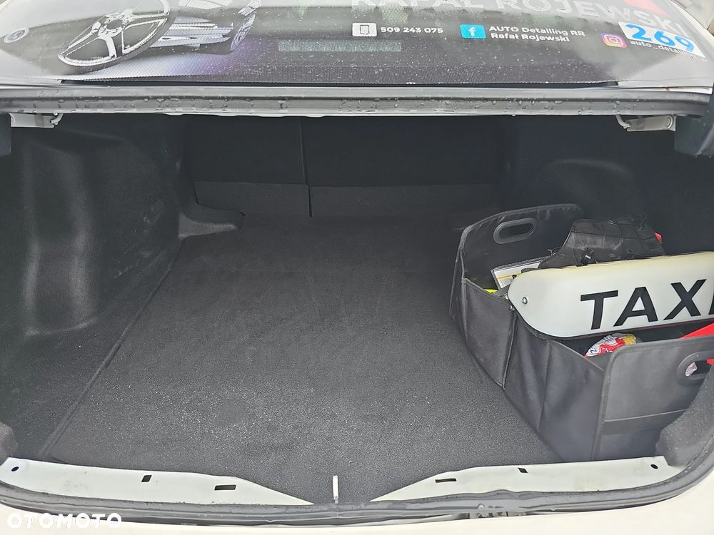 Toyota Corolla 1.8 Hybrid Comfort - 19