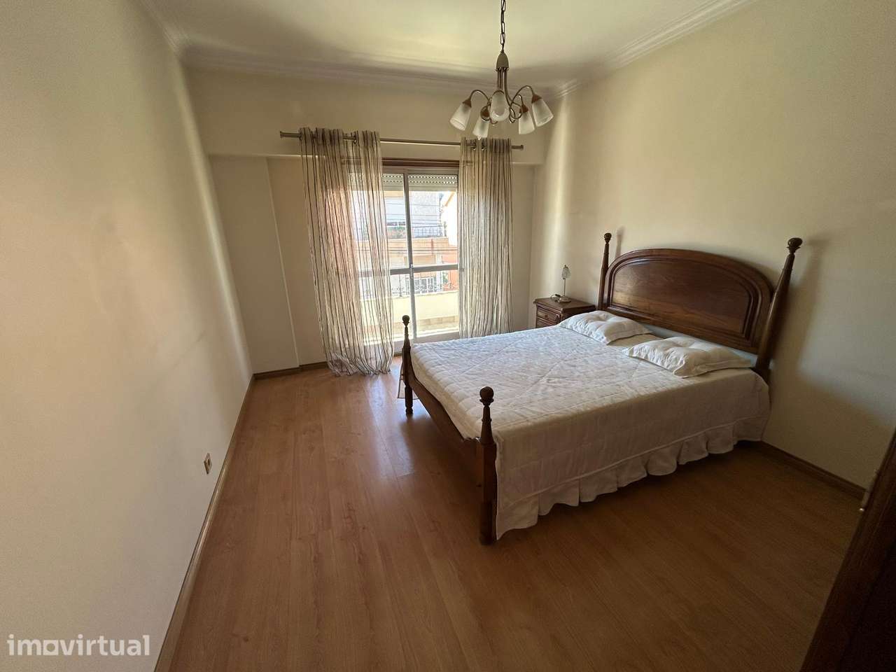 Quarto em moradia - Grande imagem: 3/13