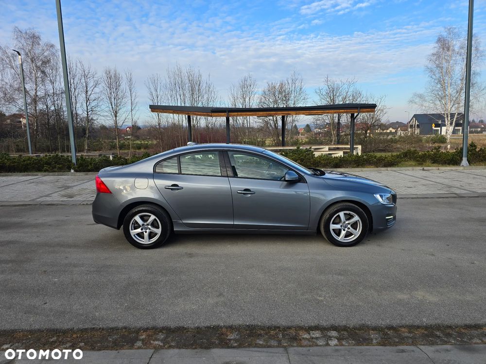 Volvo S60 D3 Geartronic RDesign - 23