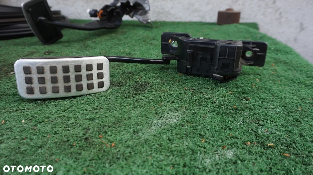 Mitsubishi Pajero IV 3.2 DID potencjometr pedal gazu 1706-0119 MP30-017 - 3