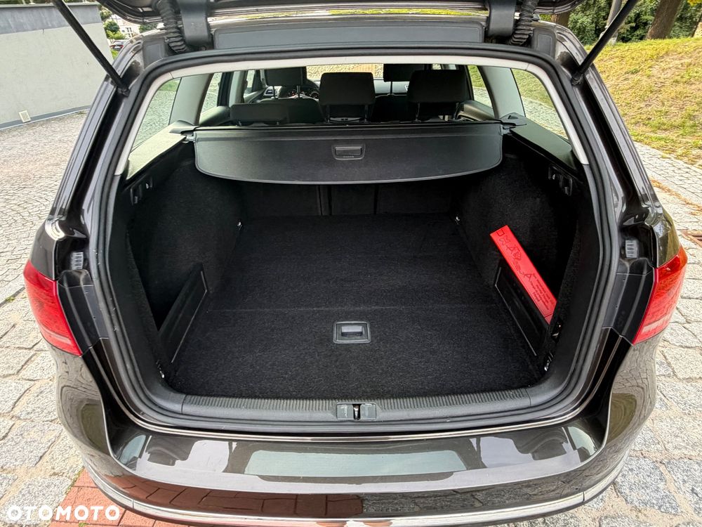 Volkswagen Passat 2.0 TDI BlueMotion Technology Exclusive - 18