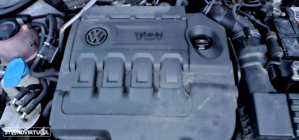VW Jetta 2.0 TDI Confortline - 13