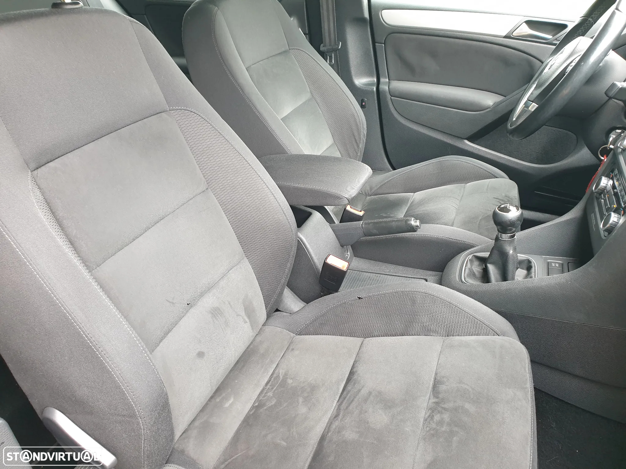 VW Golf 1.6 TDi Highline - 17