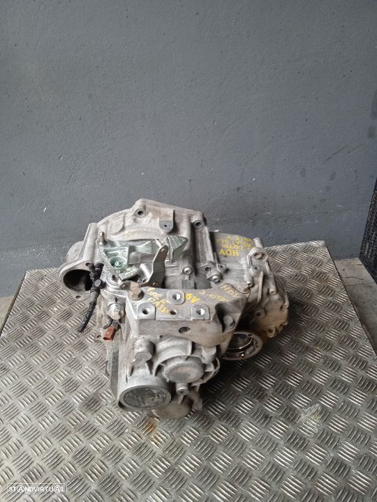 Caixa de 6 velocidades Audi A3 2.0 Tdi ref: HDV (Golf, Eos, Passat, Leon) - 1