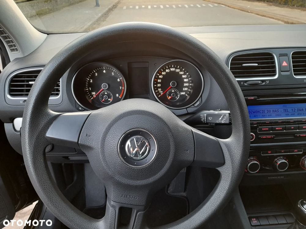 Volkswagen Golf - 17