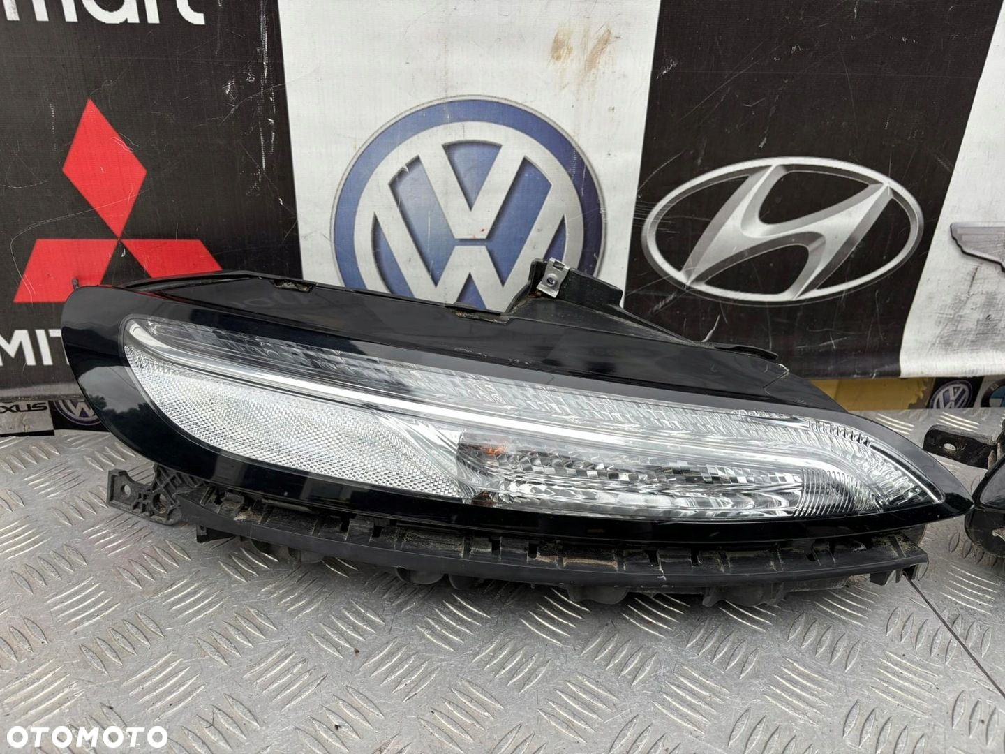 JEEP CHEROKEE KL LAMPA PRZÓD LEWA PRAWA 2016R. EU. - 2