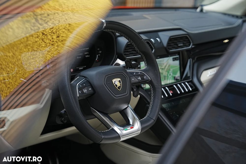 Lamborghini URUS - 31