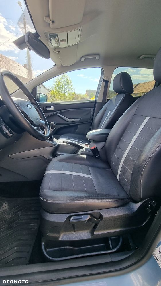 Ford Kuga 2.0 TDCi 4x4 Titanium - 17