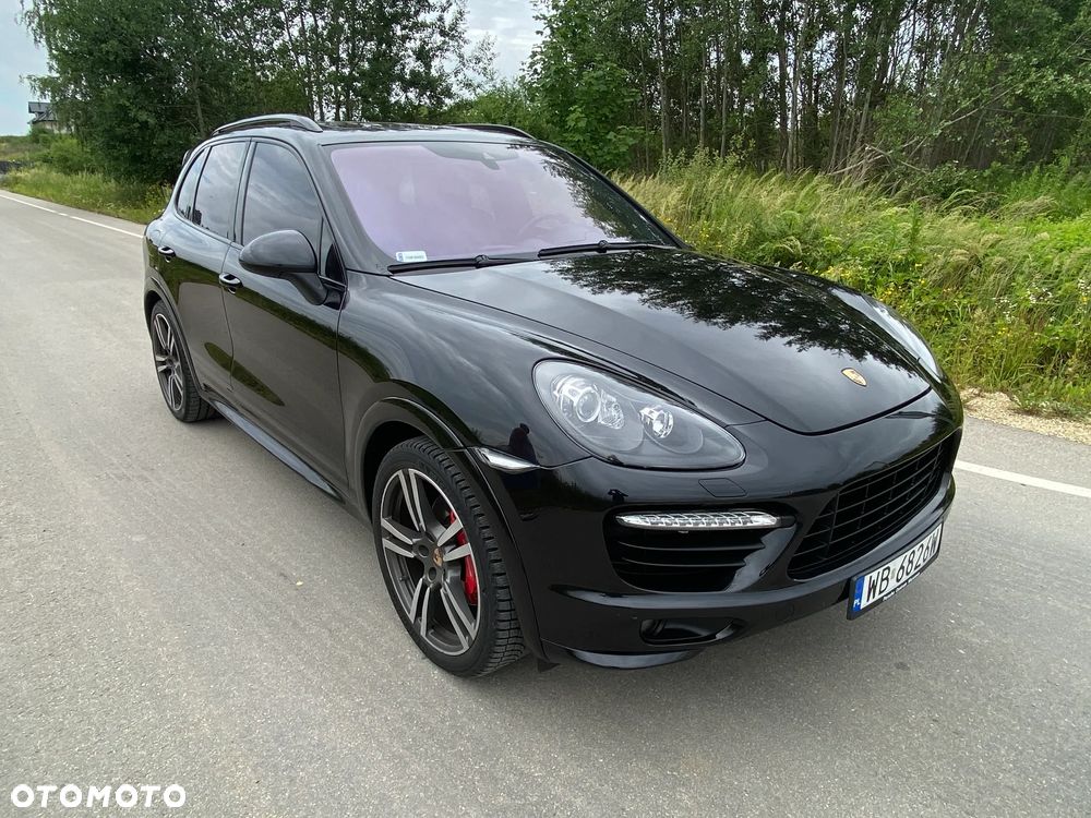 Porsche Cayenne GTS - 9