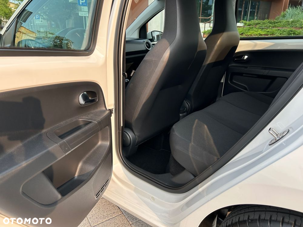 Volkswagen up! 1.0 move - 19
