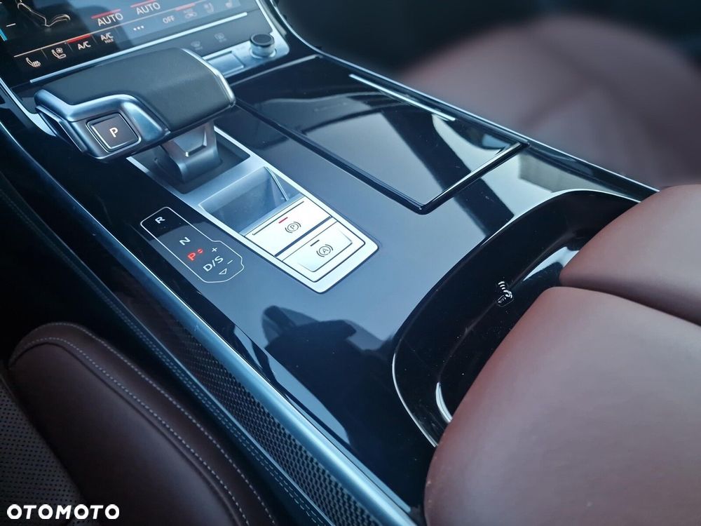 Audi S8 - 15
