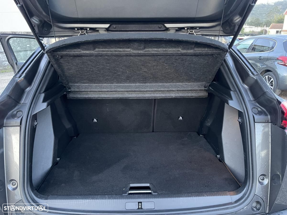 Peugeot 2008 1.2 PureTech Allure Pack EAT8 - 18