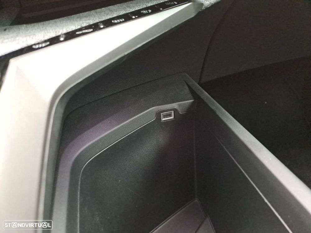 Peugeot 5008 1.2 Hybrid Allure e-DCS6 - 20