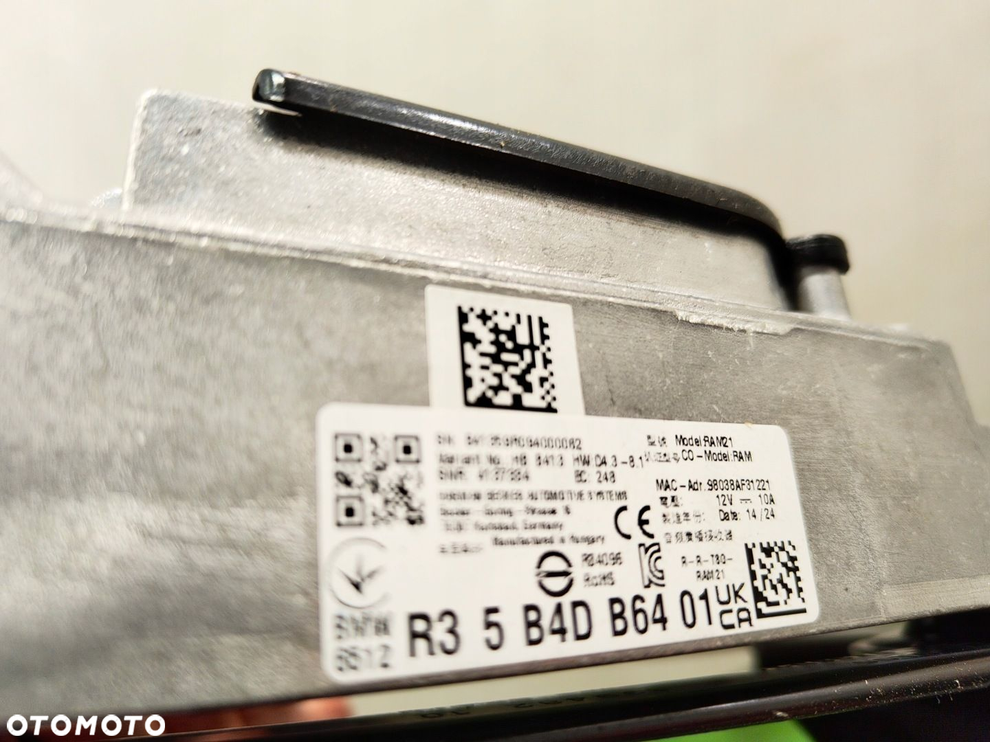 BMW WZMACNIACZ AUDIO 5B4DB64 - 2