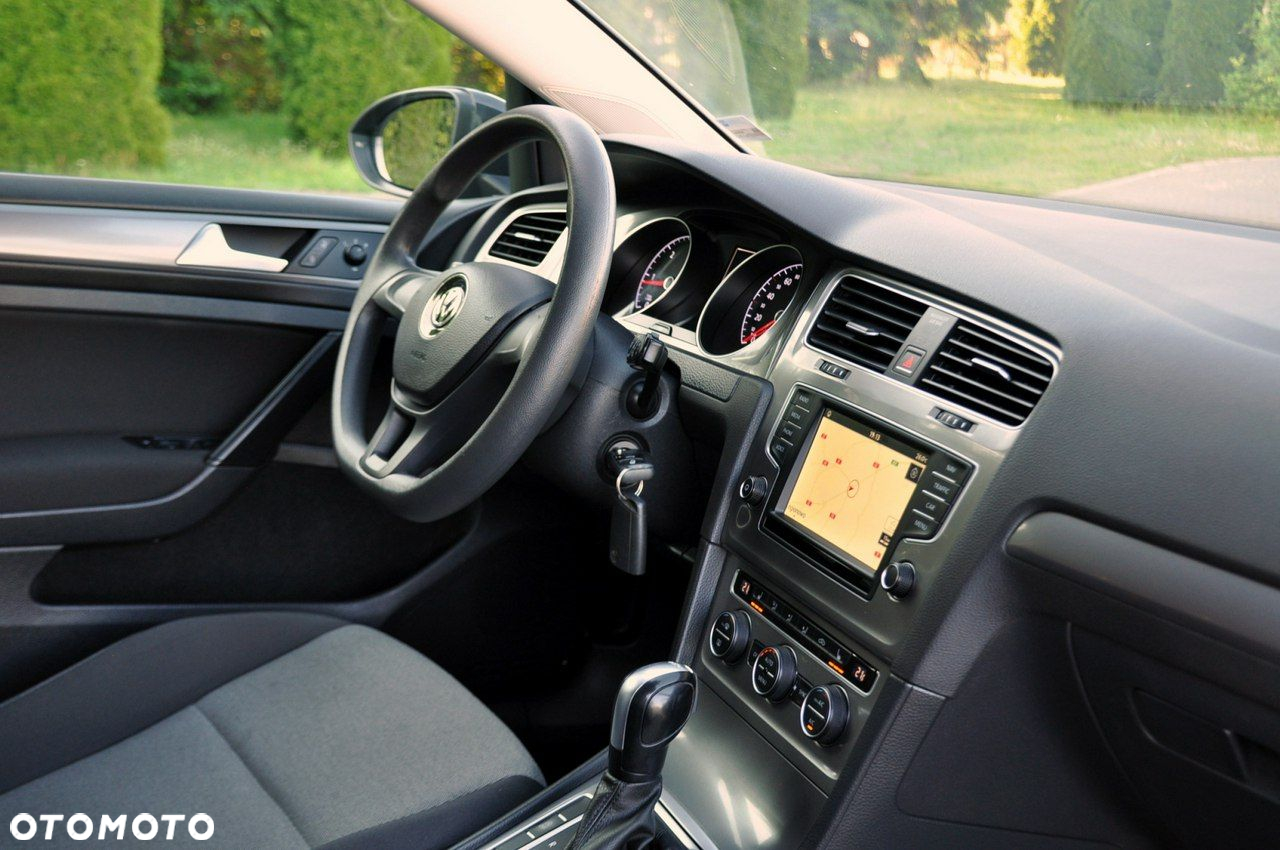 Volkswagen Golf - 18
