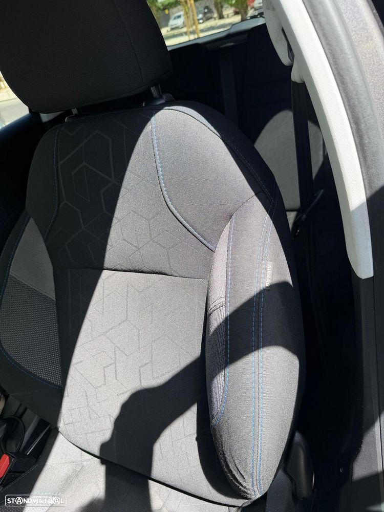 Peugeot 2008 1.2 PureTech Allure - 3