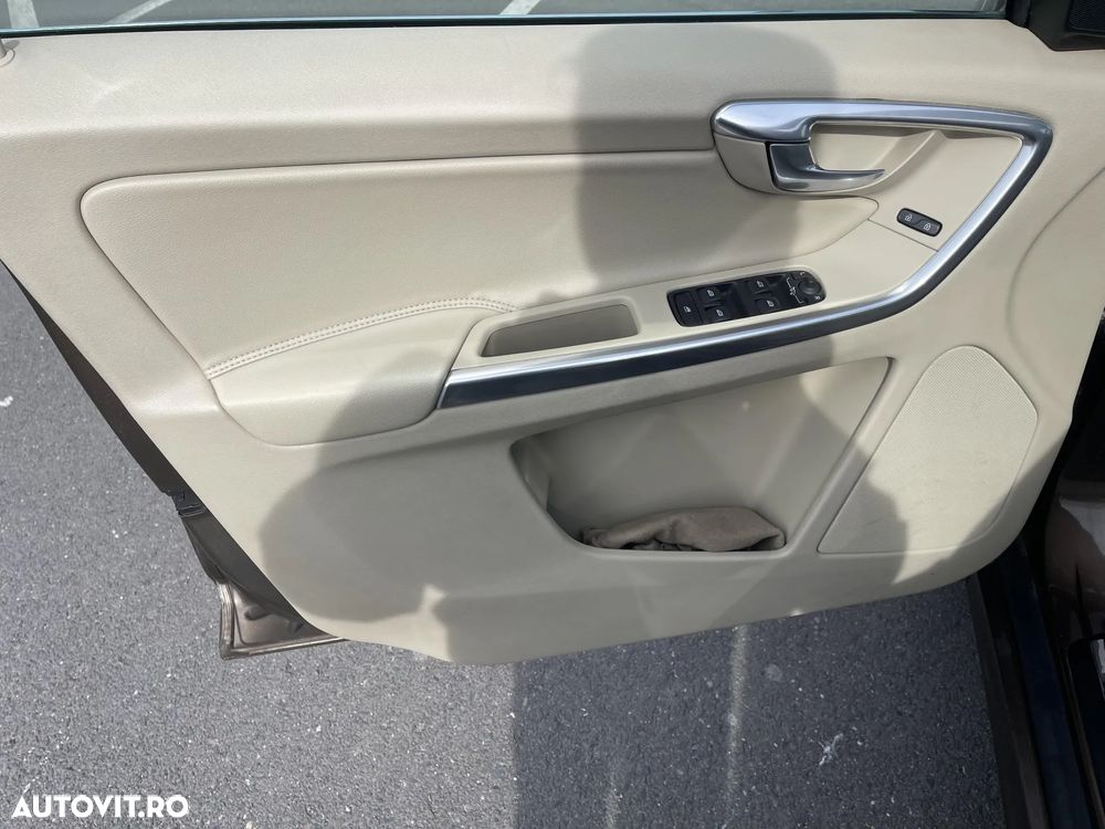 Volvo XC 60 D4AWD Momentum - 14