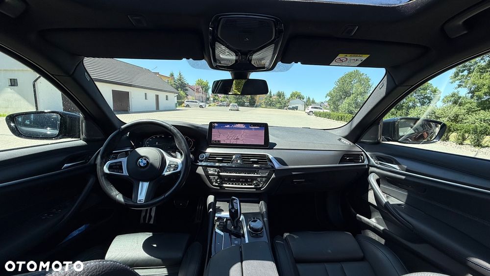 BMW Seria 5 530d Touring M Sport Edition - 10