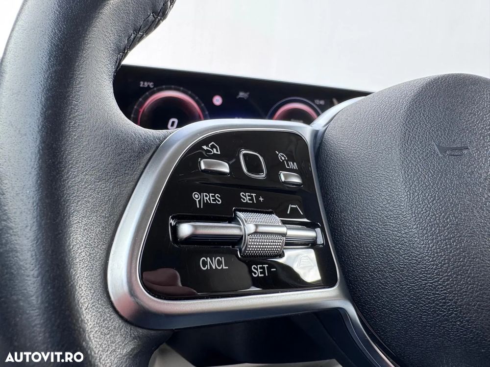 Mercedes-Benz EQB - 39