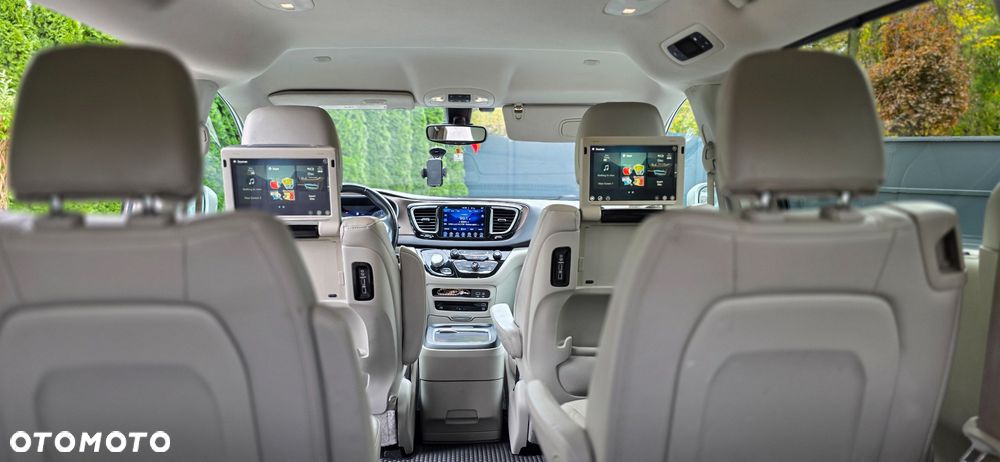 Chrysler Pacifica - 6