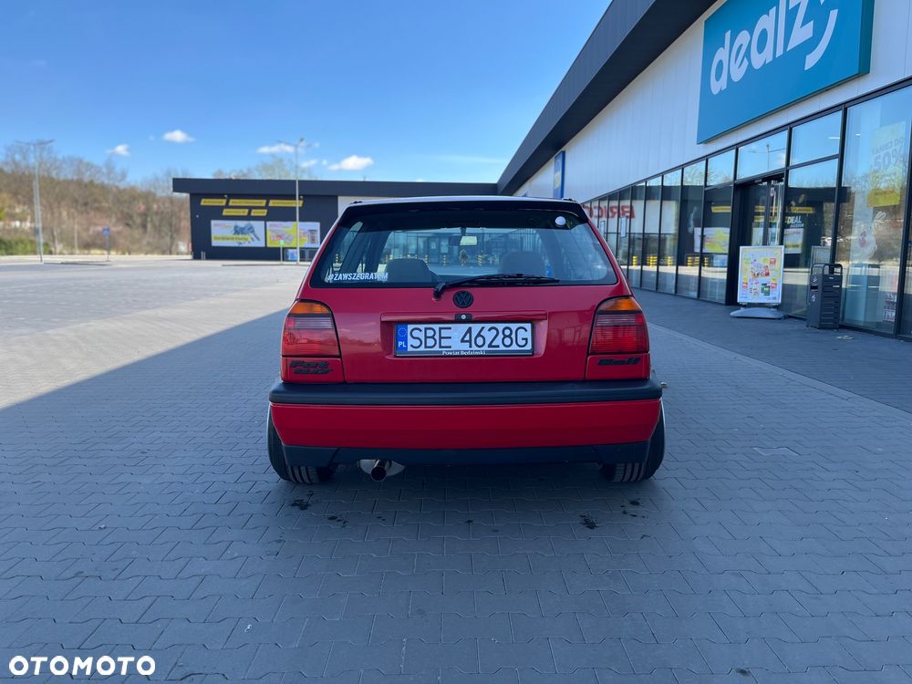 Volkswagen Golf 1.8 GL - 11