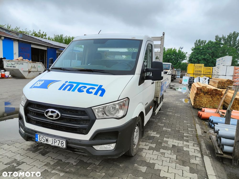 Hyundai H350 - 1