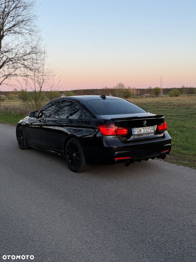 BMW Seria 3 335i Sport-Aut Sport Line - 7