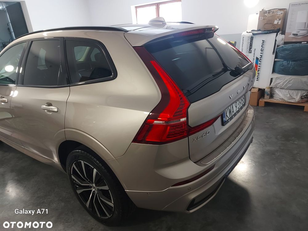 Volvo XC 60 B5 B AWD Plus Dark - 20