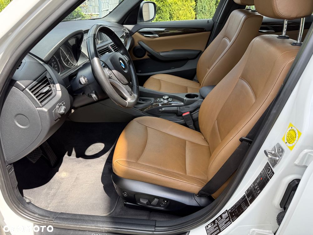 BMW iX1 - 12