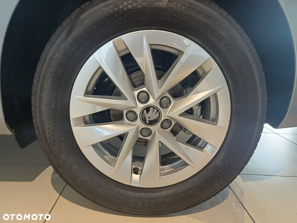 Skoda Fabia 1.0 TSI Drive - 8