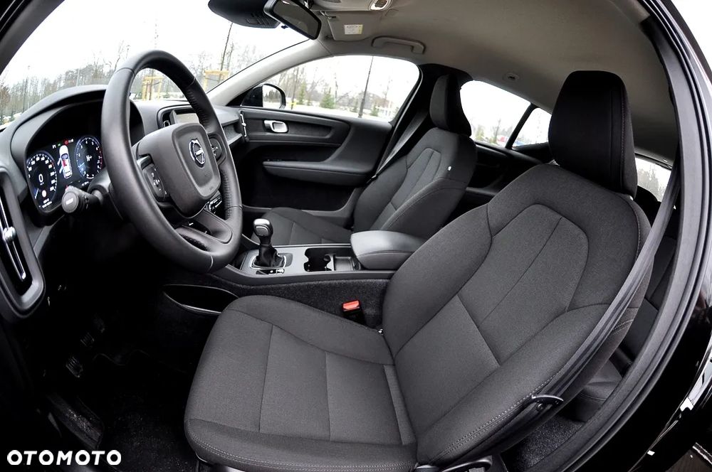 Volvo XC 40 T2 Momentum Pro - 19