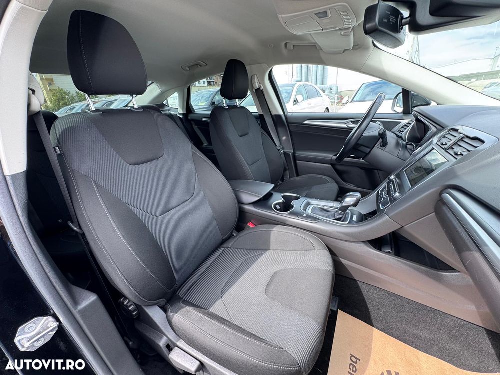 Ford Mondeo 2.0 HEV Trend - 11