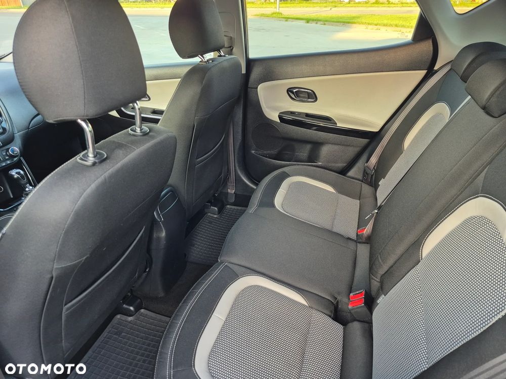 Kia Ceed 1.6 GDI L Business Line - 12