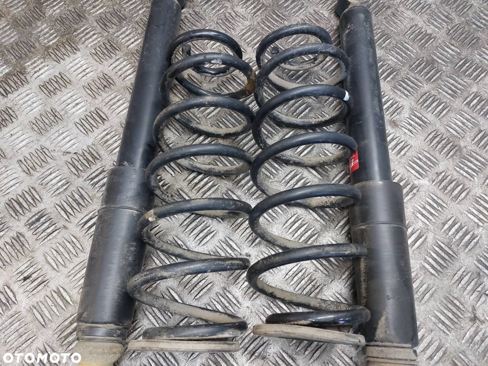 AMORTYZATORY + SPRĘŻYNY TYŁ KOMPLET VOLKSWAGEN GOLF V HB 5D - 3
