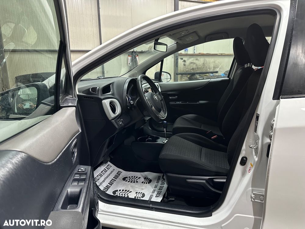 Toyota Yaris - 7