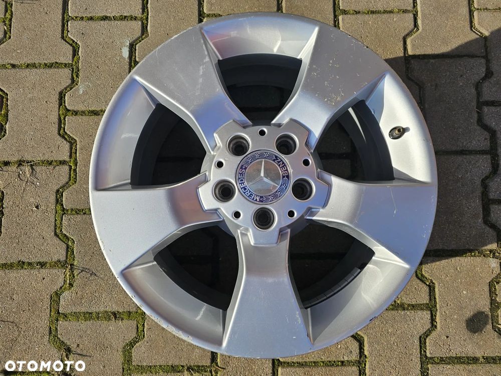 (F99) Mercedes-Benz OE C-Klasa GLK W204 / A2044013102 / 8Jx17 ET57 5x112 - 4