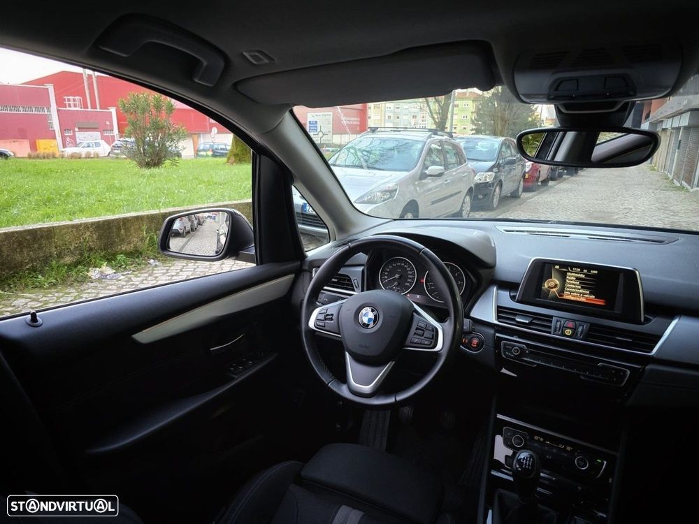 BMW 216 Active Tourer d Line Sport - 18
