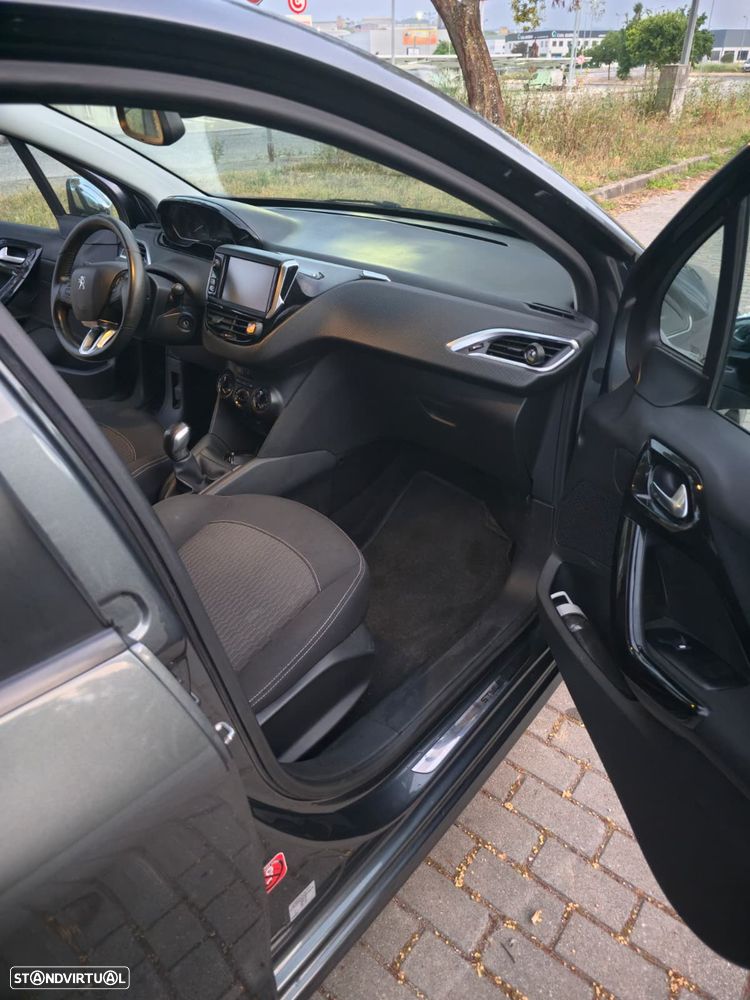 Peugeot 208 1.2 PureTech Style - 27