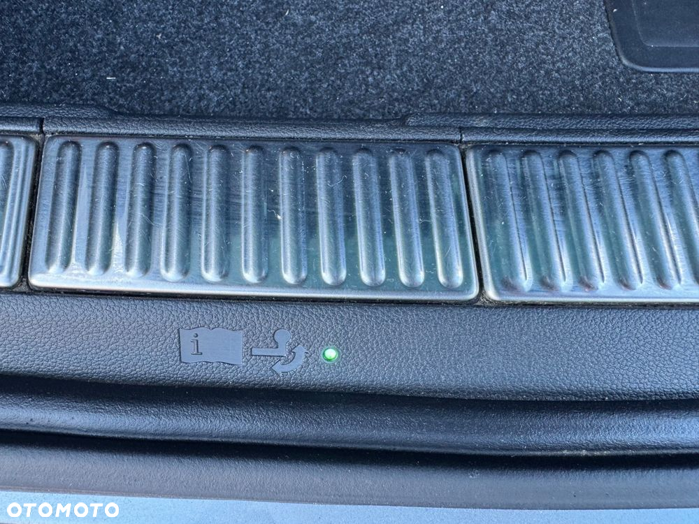 Skoda Superb 2.0 TDI DSG Premium Edition - 34