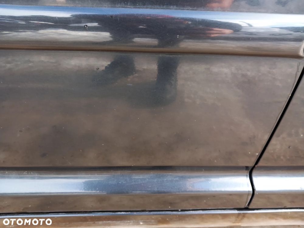 TOYOTA AVENSIS T25 DRZWI PRAWE TYLNE PRAWY TYŁ SEDAN KOLOR: 209 - 5