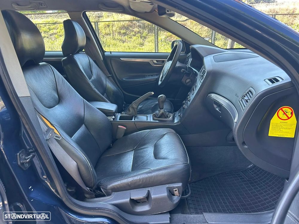 Volvo V70 2.0 T Nivel 3 - 18