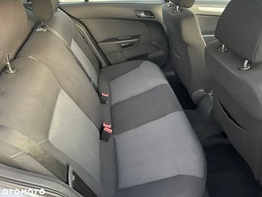 Opel Astra 1.3 CDTI - 11