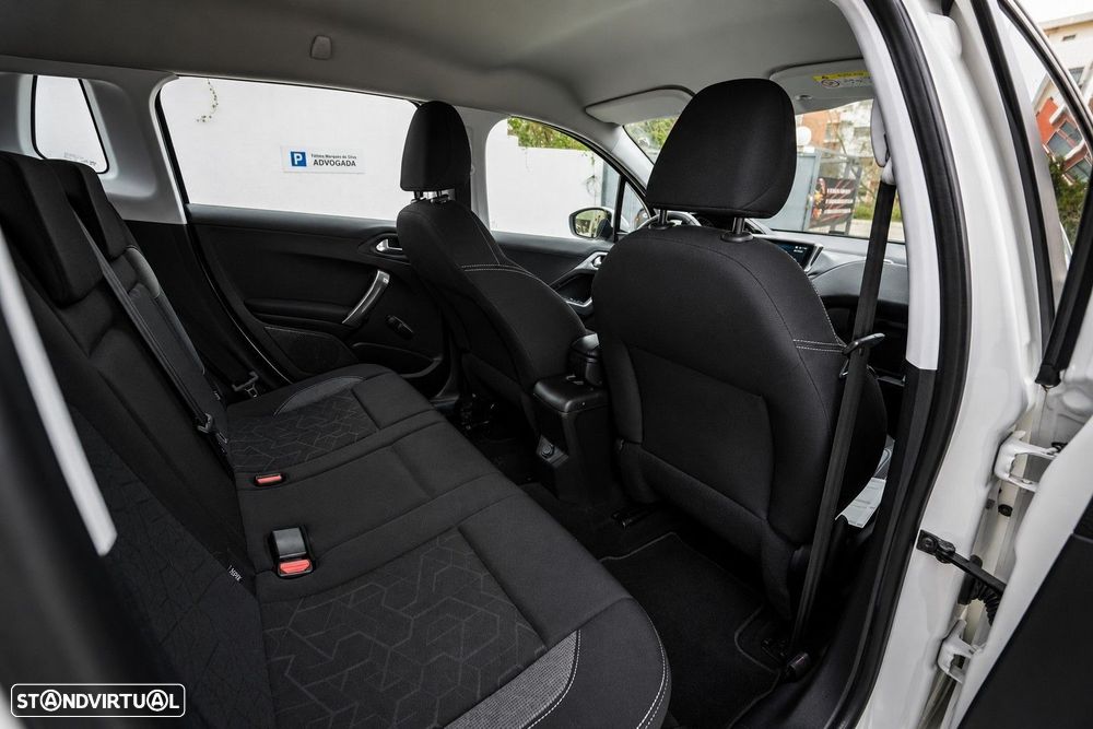 Peugeot 2008 - 10