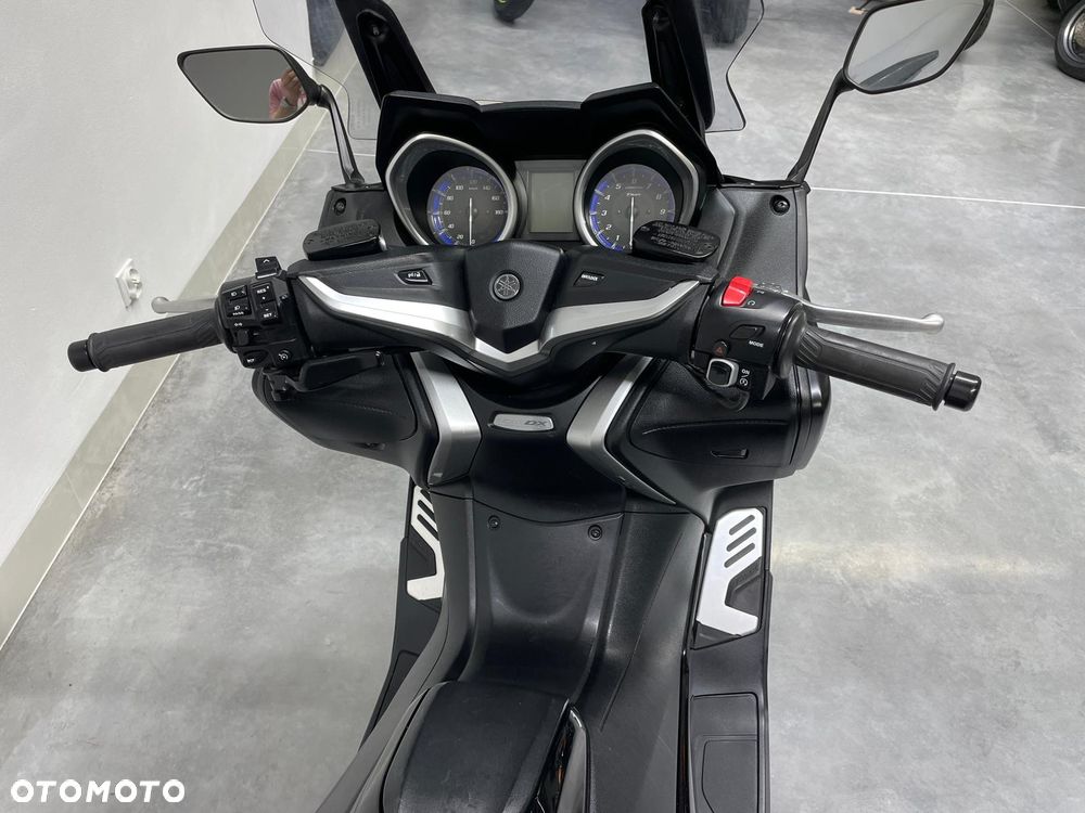 Yamaha Tmax - 15