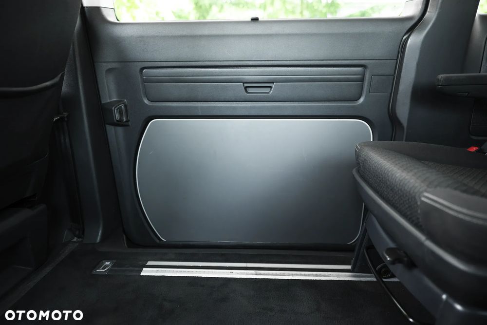 Volkswagen Multivan - 21