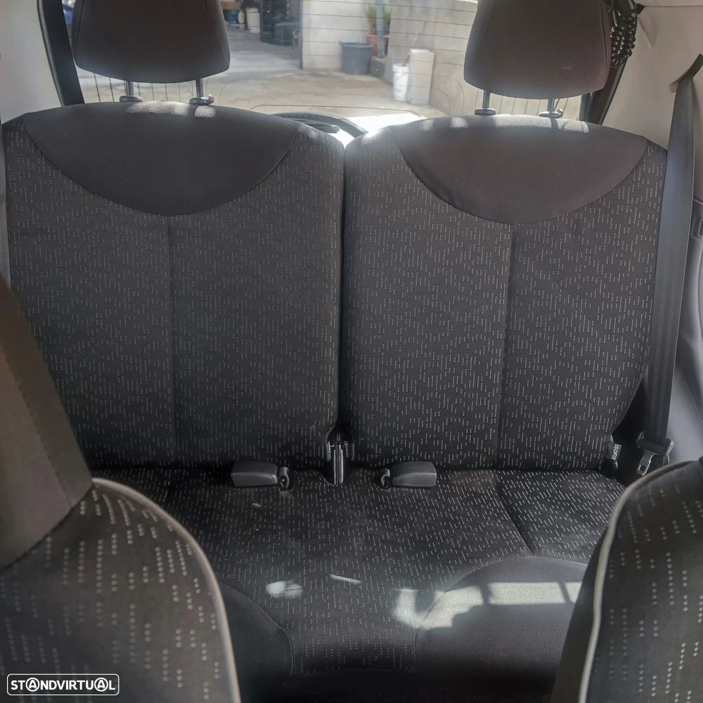 Peugeot 107 1.0 Urban - 8