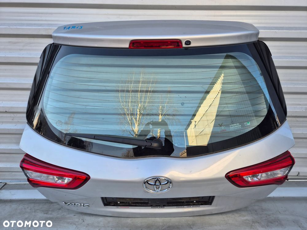 Klapa tylna tył Toyota Yaris III Lifft kamera - 5